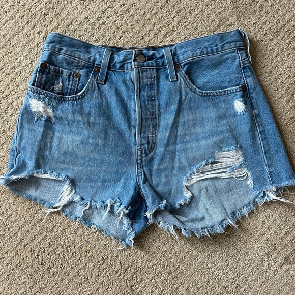 Levi’s 501 Button Fly Mid Rise Distressed Frayed Hem Jean Shorts - Size 29 - Picture 1 of 5
